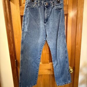 Wrangler Men's Relaxed Fit Blue Jeans 34x30